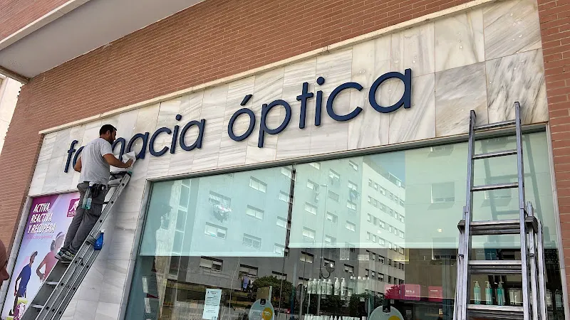 Farmacia óptica astilleros