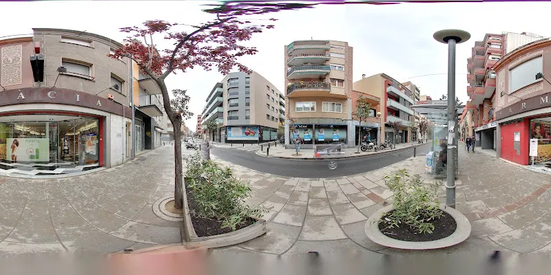 Farmàcia Gelabert - Farmacia en Cornellà de Llobregat - foto 2