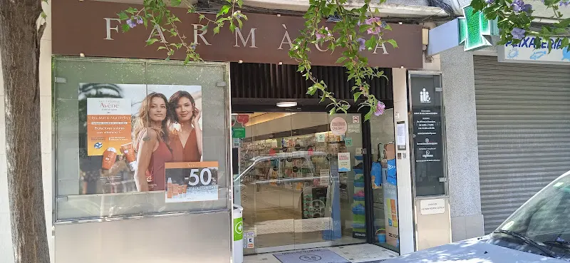 Farmàcia Colom-Noguera - Farmacia en Cornellà de Llobregat - foto 2