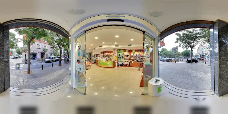 FARMÀCIA DE LA PLAÇA Lda. Anna Mª Sánchez Dardiñà - Farmacia en Cornellà de Llobregat - foto 2