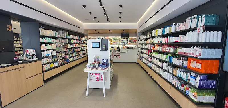 Farmàcia Clapés Les Planes - Farmacia en Sant Joan Despí - foto 2