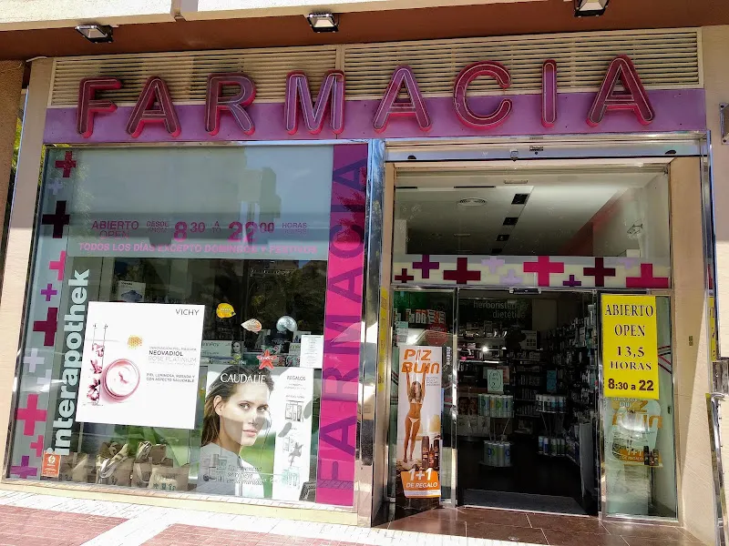 Farmacia Los Palacios. María Ángeles Ayala Bernabé - Farmacia en Torremolinos - foto 2
