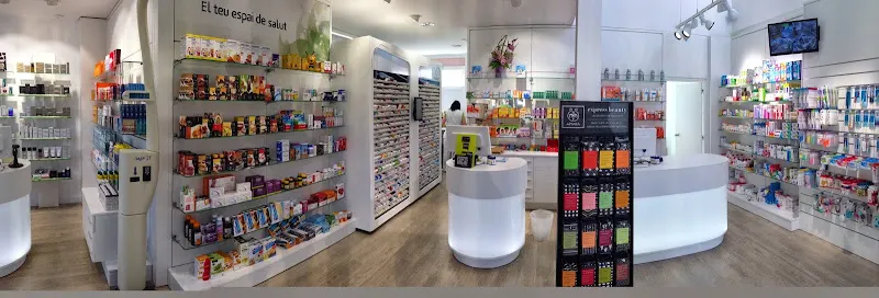 Farmàcia Les Bòbiles - Farmacia en Gavà - foto 3