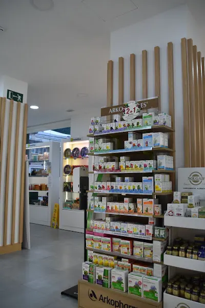 Farmacia Mercedes Cacho Pita - Farmacia en Torrelavega - foto 2