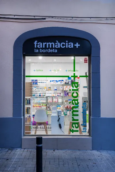 Farmacia La Bordeta - Marina Saurina Delgado - Farmacia en Barcelona - foto 2