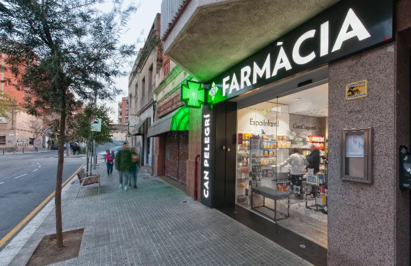 Farmàcia Can Pelegrí - Farmacia en Esplugues de Llobregat - foto 2