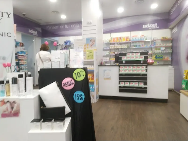 Farmacia Adzet - Farmacia en Igualada - foto 3