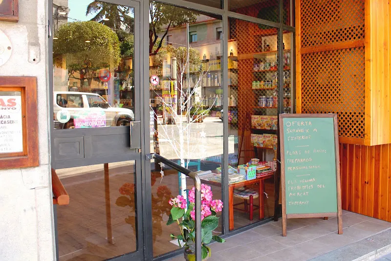 Farmàcia Judit Recasens - Farmacia en Montcada i Reixac - foto 2