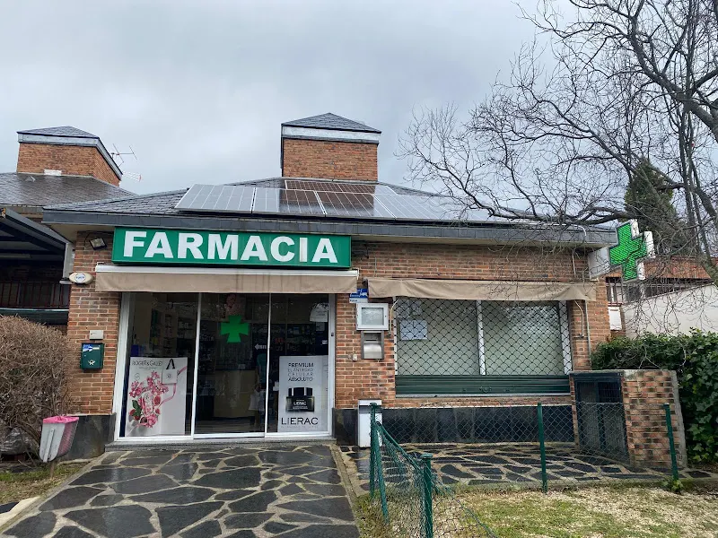 Farmacia El Guijo Ldo. Carlos López Díaz de Rada - Farmacia en Galapagar - foto 2