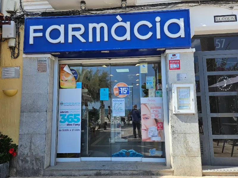 Farmacia Sitges Platja 365 dies 12H - Farmacia en Sitges - foto 2