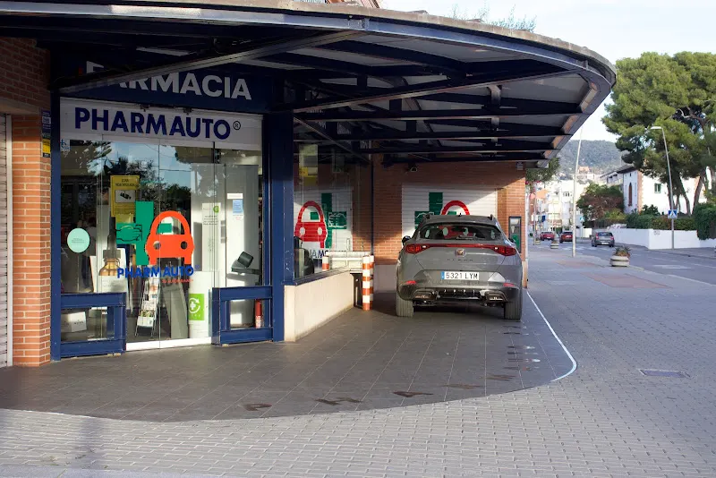Pharmauto - la 1ª Farmàcia i Ortopedia Europea amb atenció des del teu vehicle - Farmacia en Sitges - foto 3