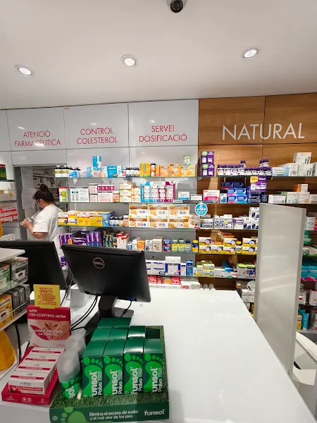 Farmacia Maricel Masnou Pharmacy Alella Teiá - Farmacia en El Masnou - foto 3