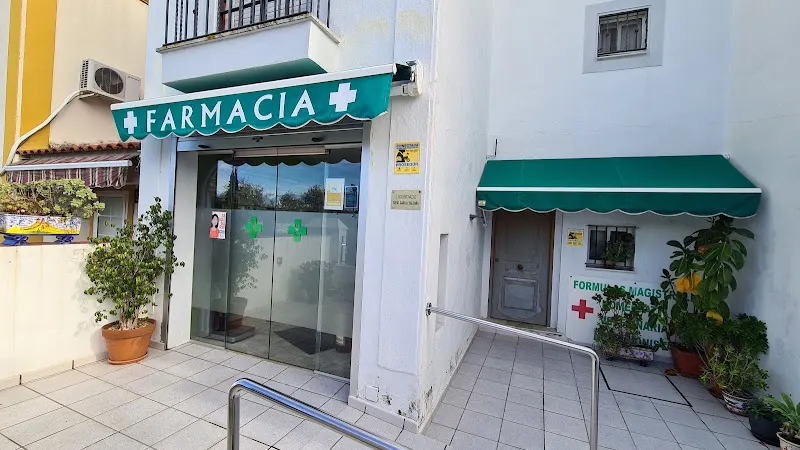 Farmacia Señorío de Guzmán, Ldo Tirso Gª Saldaña - Farmacia en Castilleja de la Cuesta - foto 2
