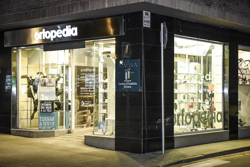 Farmacia del Paseo | Mireia Corbalan - Farmacia en Torroella de Montgrí - foto 2