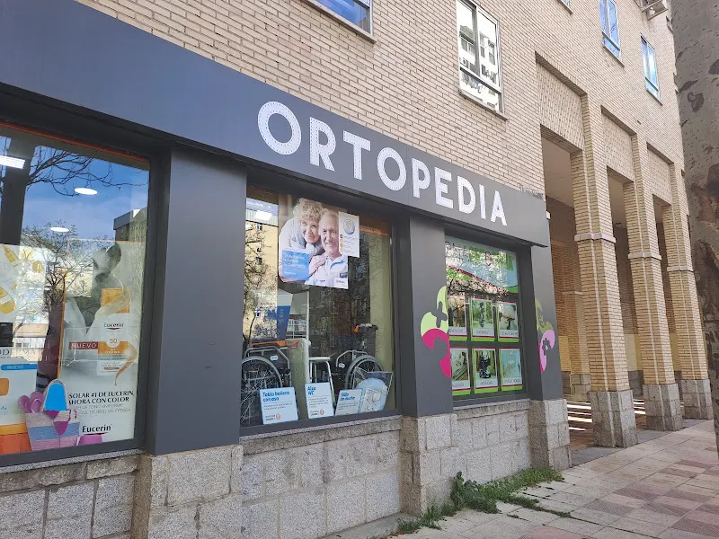 Farmacia-Ortopedia Emília Bautista Martín - Farmacia en Madrid - foto 3