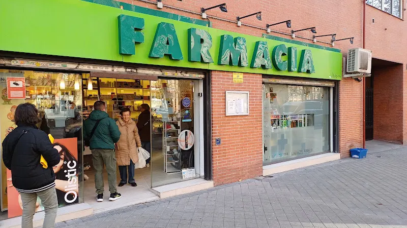 Farmacia Rafael Alberti 27 - Farmacia en Madrid - foto 2