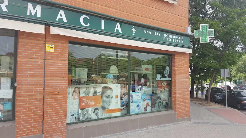 Farmacia 12h Carcavas - Valdebebas - María Dolores Noguera - Farmacia en Madrid - foto 2