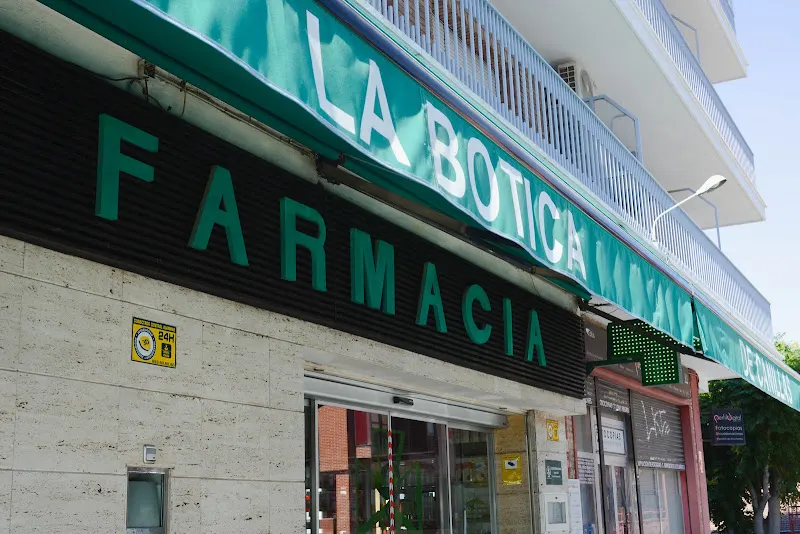 Farmacia La Botica de Canillas - Farmacia en Madrid - foto 2