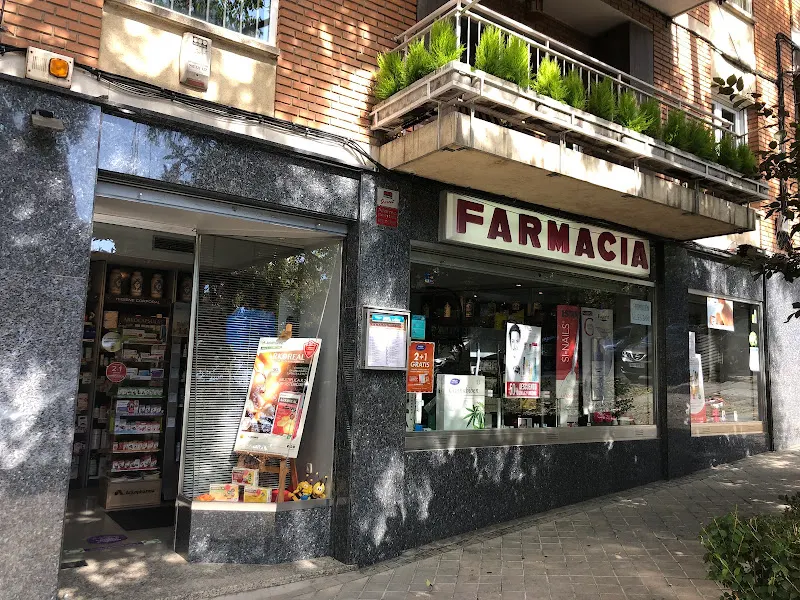 Farmacia Arturo Baldasano - Farmacia en Madrid - foto 2