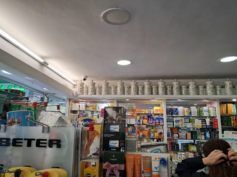 Farmacia Usano - Farmacia en Madrid - foto 2