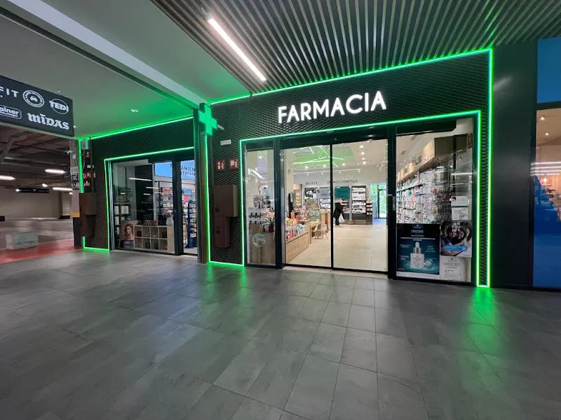 Farmacia Mirasierra Gallery - Farmacia en Madrid - foto 2