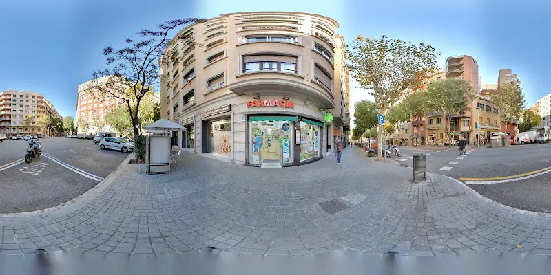 Farmàcia SALVADOR MERIDA DONOSO - Farmacia en Barcelona - foto 2