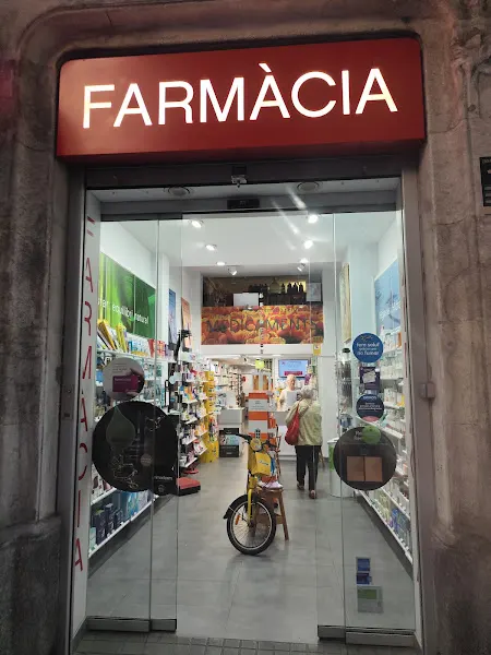 Farmàcia Sant Jordi Bcn (Llic. Yolanda Forcadell Berenguer) - Farmacia en Barcelona - foto 2