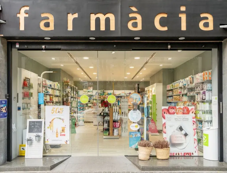 Farmacia Helena Serra Busquet - Farmacia en Barcelona - foto 2