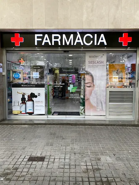 Farmàcia Deu i Mata 96 - Farmacia en Barcelona - foto 2
