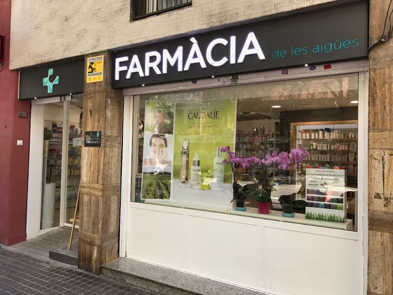Farmàcia de les Aigües - Farmacia en Barcelona - foto 2