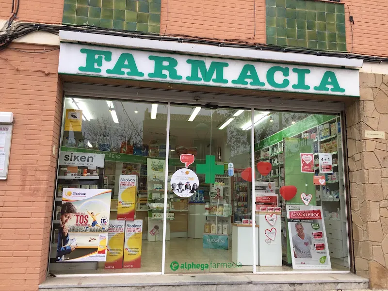 La farmacia del barri - Farmacia en Barcelona - foto 2