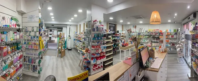 Farmàcia Carlos Santander Martín - Farmacia en Barcelona - foto 3