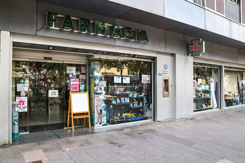 Farmàcia Cristina Chacón Puig - Farmacia en Barcelona - foto 2