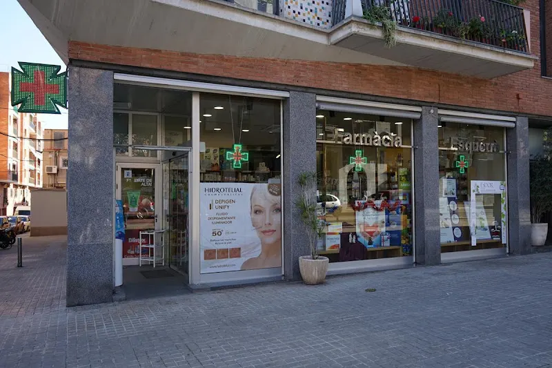FARMÀCIA ESQUERRÀ C.B. - Farmacia en Barcelona - foto 2