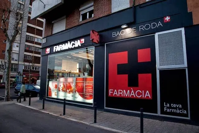 Farmacia Bac de Roda - Farmacia en Barcelona - foto 2