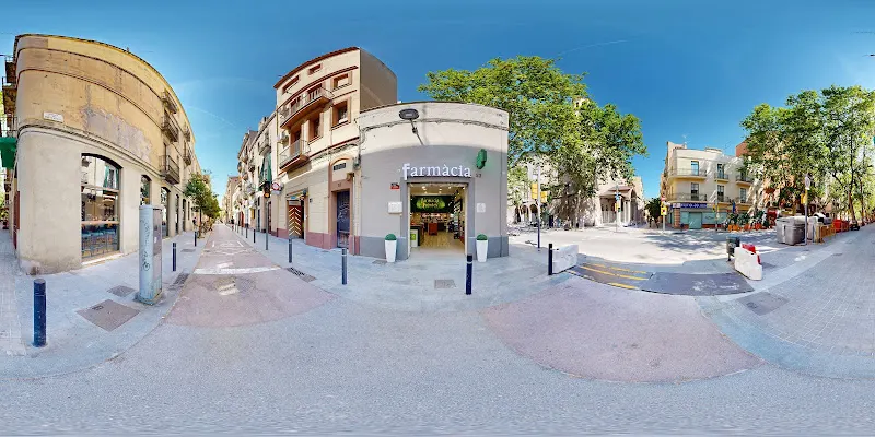 FARMACIA PUJADES - Farmacia en Barcelona - foto 2