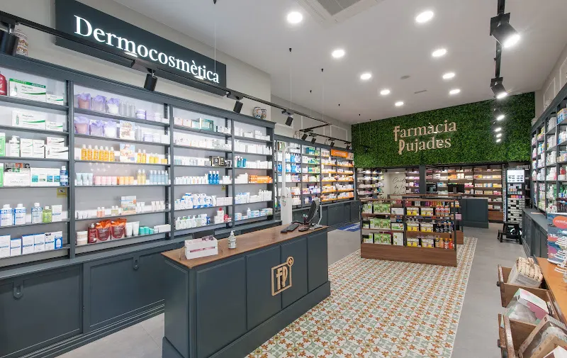 FARMACIA PUJADES - Farmacia en Barcelona - foto 3