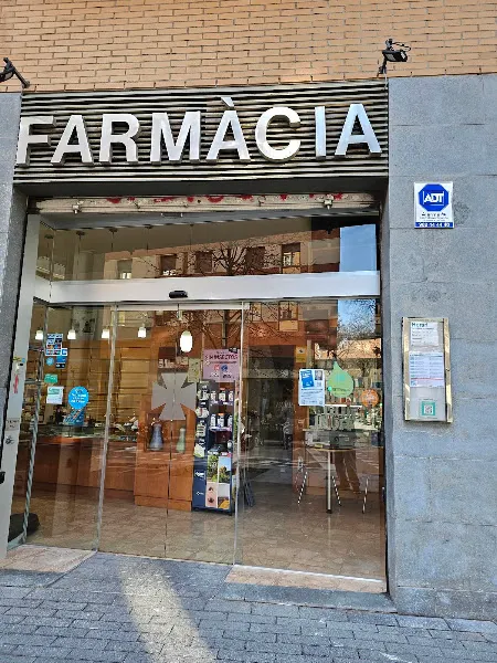 Farmàcia PLANAS - Farmacia en Barcelona - foto 2
