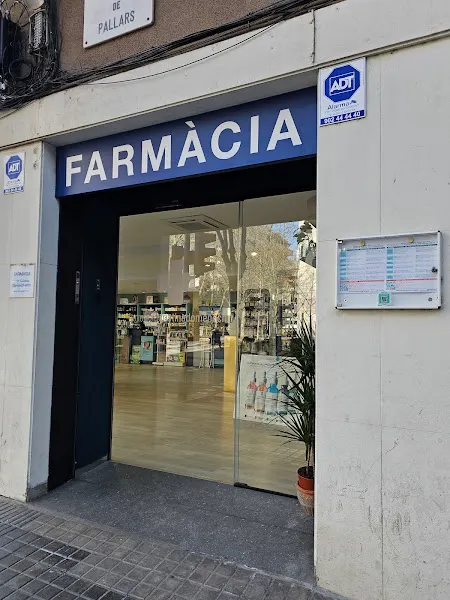 Farmacia Cristina Domenech - Farmacia en Barcelona - foto 2