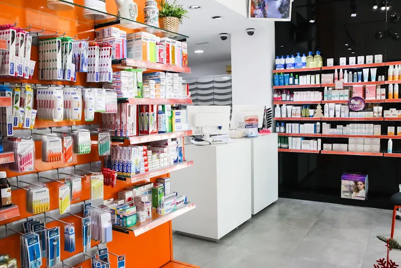 Farmacia Iñigo Alberdi - Farmacia en Barcelona - foto 3