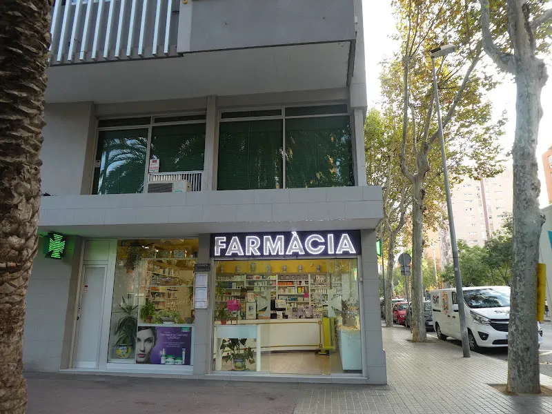 Famarcia María Luisa Conejo Fuertes - Farmacia en Barcelona - foto 3