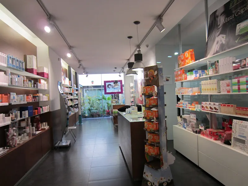 FARMACIA CÁDIZ 80 (Josefina López Oroval)