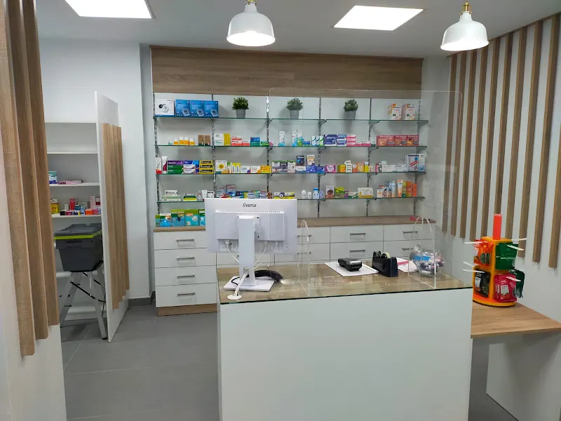 FARMACIA TORRE DE LOS PERDIGONES - Ldo. Jose MAría Álvarez Huesa - Farmacia en Sevilla - foto 2