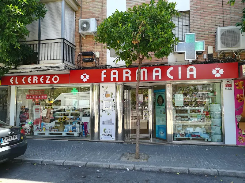 Farmacia El Cerezo (Sevilla). Graduada Ascensión Pavón Plata