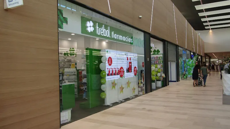 Farmacia Trébol Lagoh - Farmacia en Sevilla - foto 2