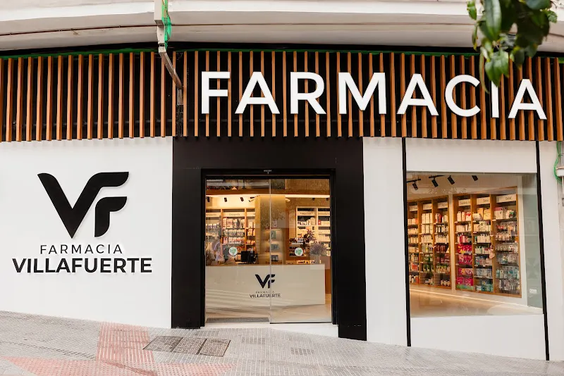 Farmacia Villafuerte Ldos. Luis y Marta Espinosa González. Especialistas en Cosmética, Fórmulas - Farmacia en Málaga - foto 2