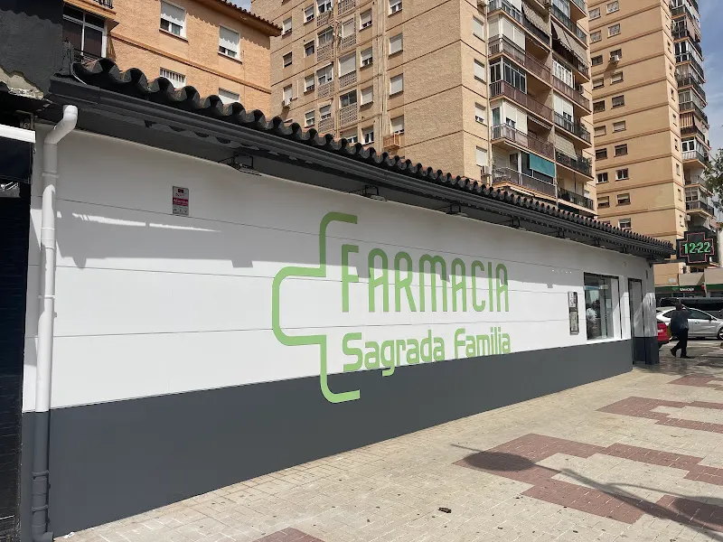 Farmacia Sagrada Familia, Ldo. Manuel del Castillo Vila - Farmacia en Málaga - foto 2