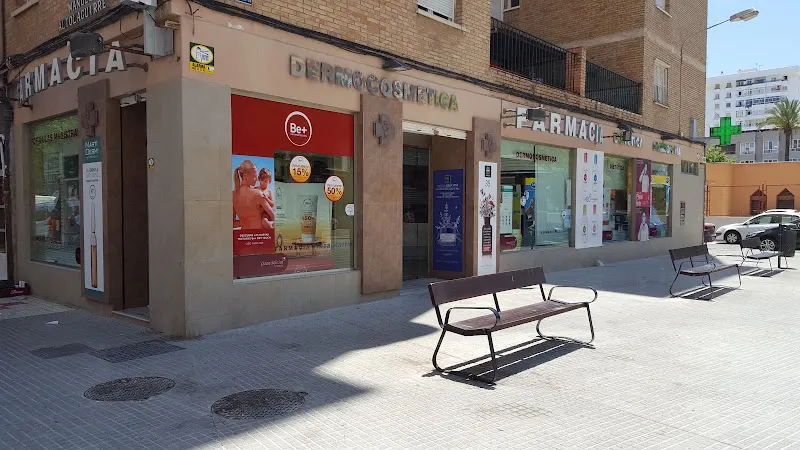 Farmacia Plaza Delicias - Farmacia en Málaga - foto 2