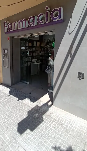 Farmacia Las Flores Carmen Fernández Robledo - Farmacia en Málaga - foto 2