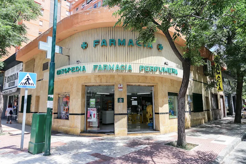 Farmacia Inés Delgado - Farmacia en Málaga - foto 2
